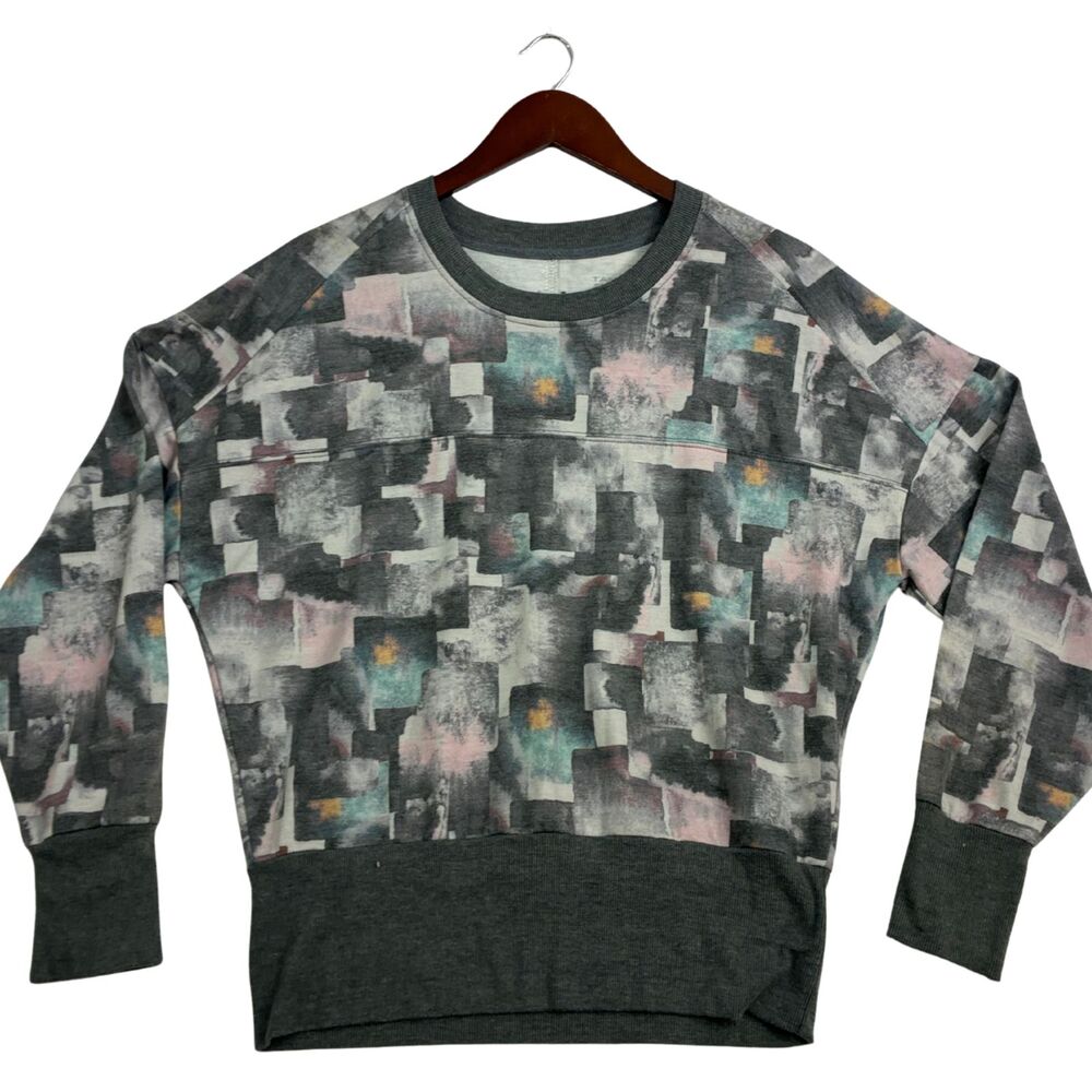 Tahari Sport Women’s M Abstract Print Crewneck Sweatshirt Gray Pink Size M